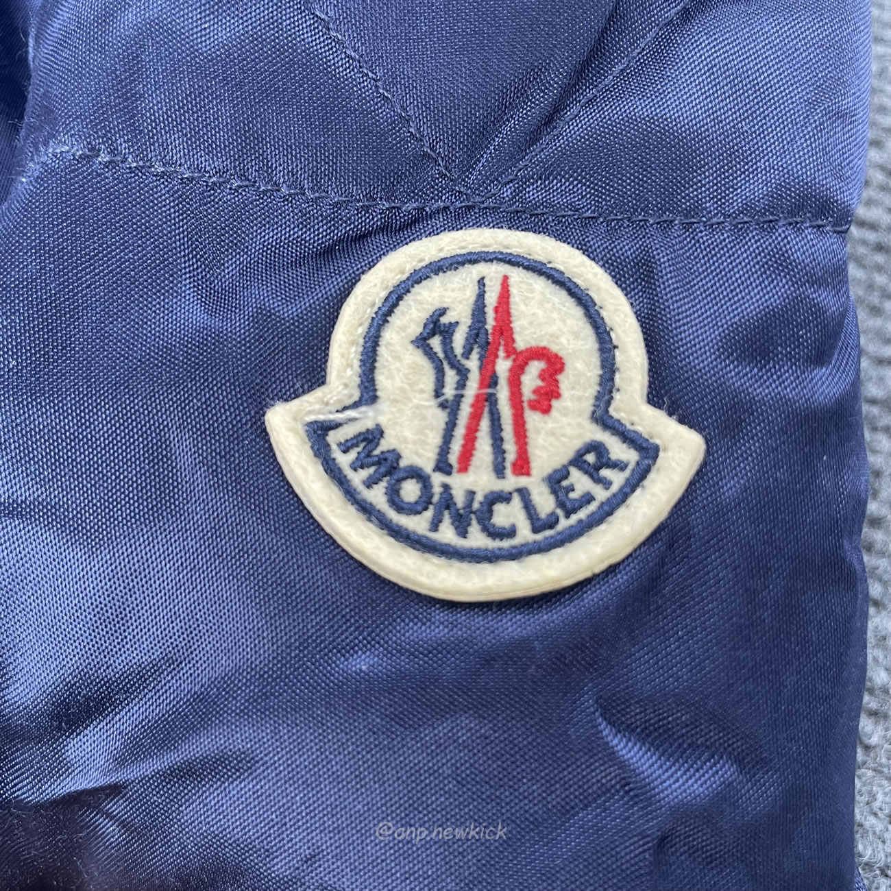 Moncler Dives Down Bomber Jacket (2) - newkick.app